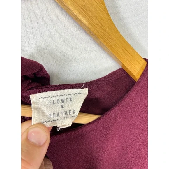 Romantic Flower & Feather Blouse Womens L Burgundy Lace Puff Sleeve Back Tie - Picture 9 of 9